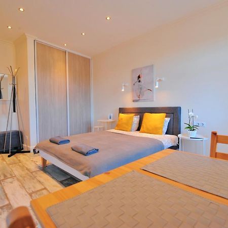 Gertrudes Residence Stay In Light-Filled Studio Apartment In Central Riga Extérieur photo