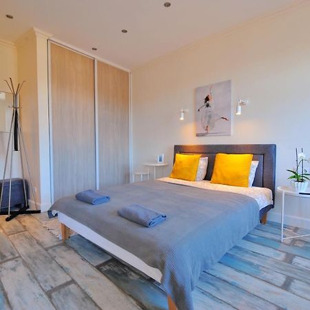 Gertrudes Residence Stay In Light-Filled Studio Apartment In Central Riga Extérieur photo