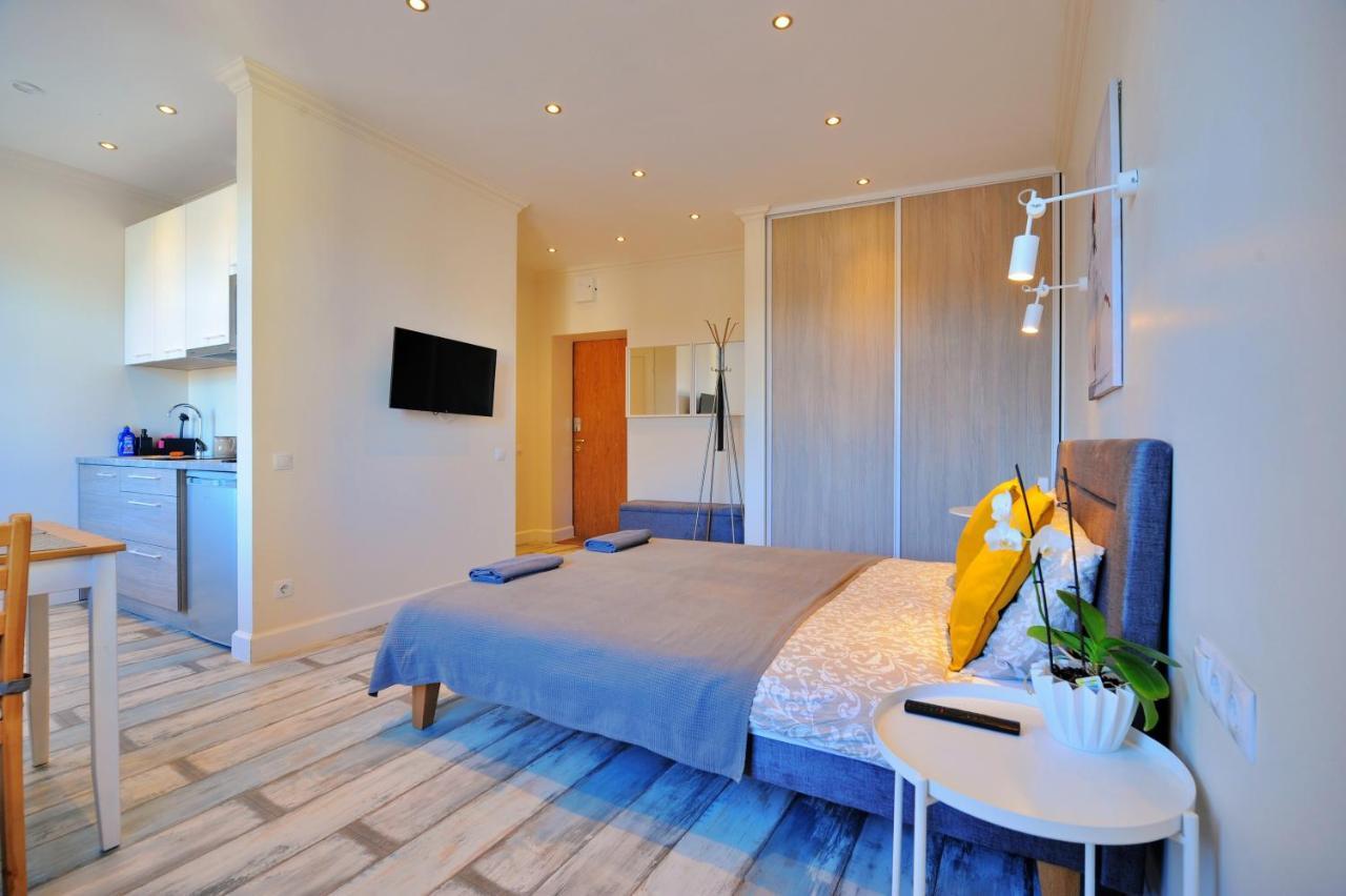 Gertrudes Residence Stay In Light-Filled Studio Apartment In Central Riga Extérieur photo